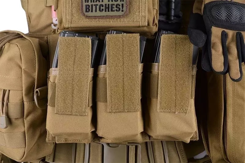 Triple pouch for M4/M16 type magazines - woodland