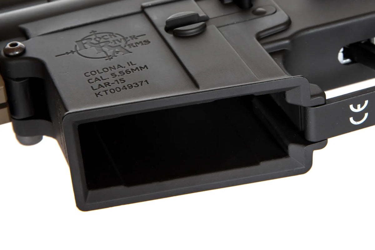 Specna Arms RRA &amp; SI SA-E17 EDGE™ PDW HAL2 ™ Half-Tan airsoft rifle