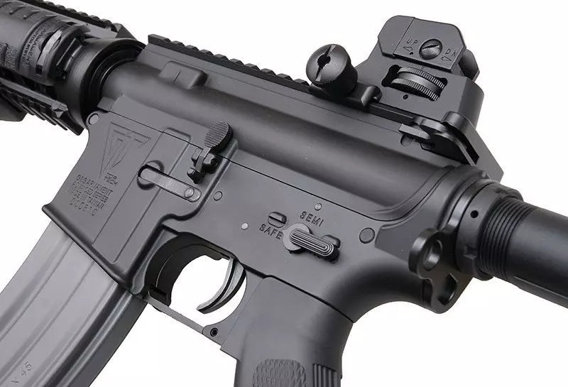 TR16 R4 Commando assault rifle replica