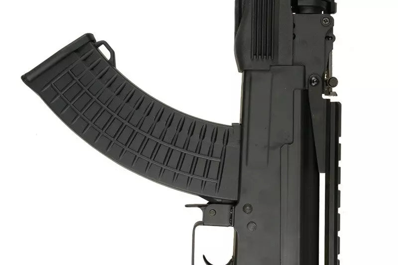 Assault rifle replica CM039C