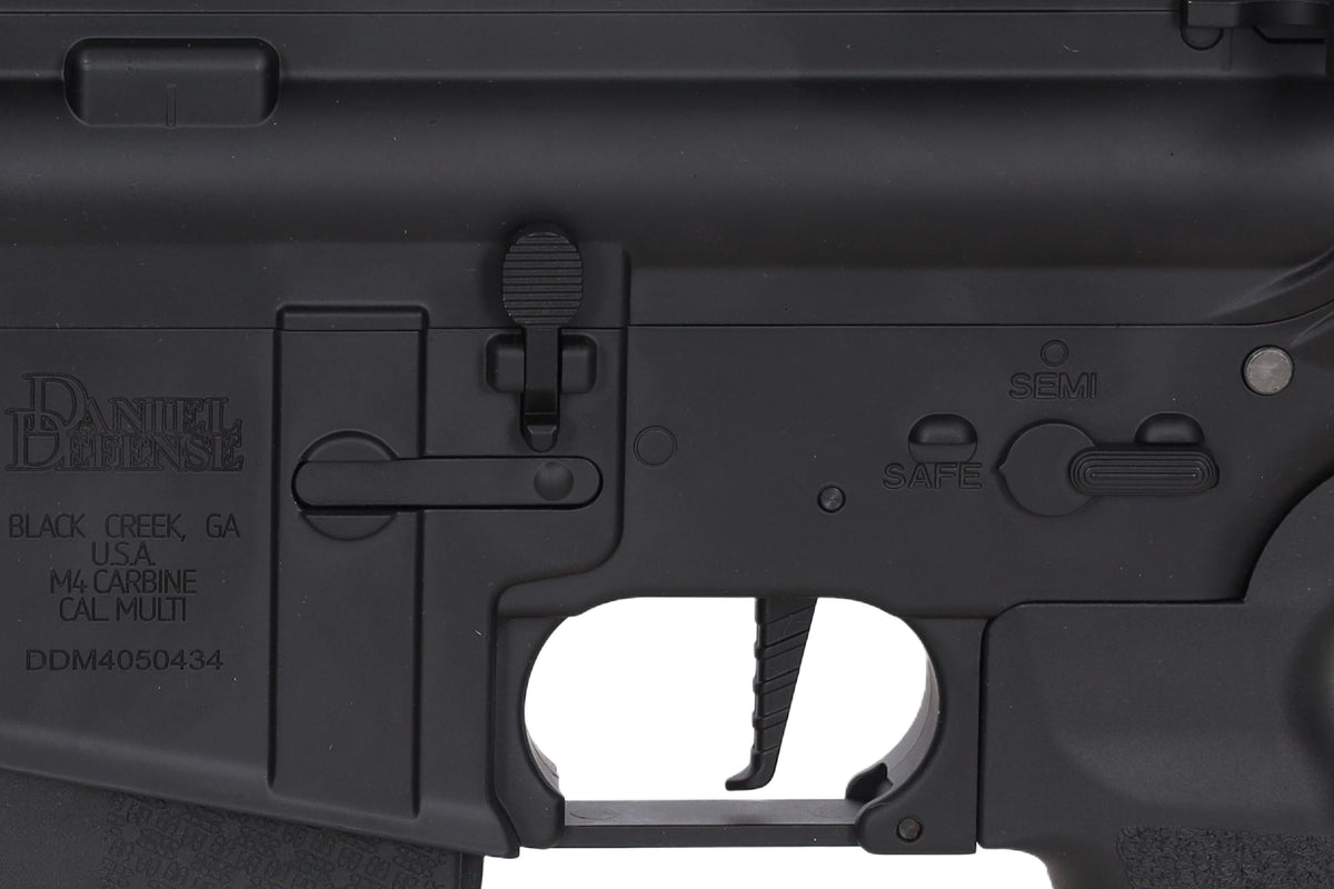 Specna Arms Daniel Defense® RIS III 12.5'' SA-E28 EDGE™ HAL 2™ ETU Gen. 2 airsoft Carbine Black