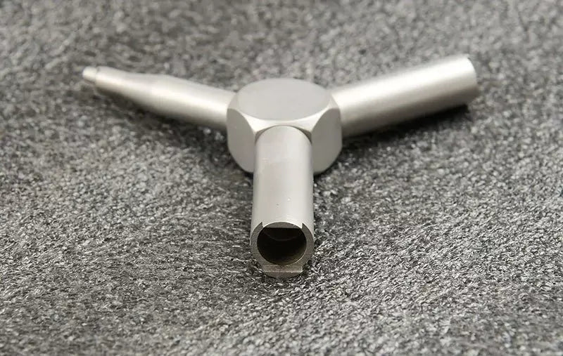 Magazine valve key