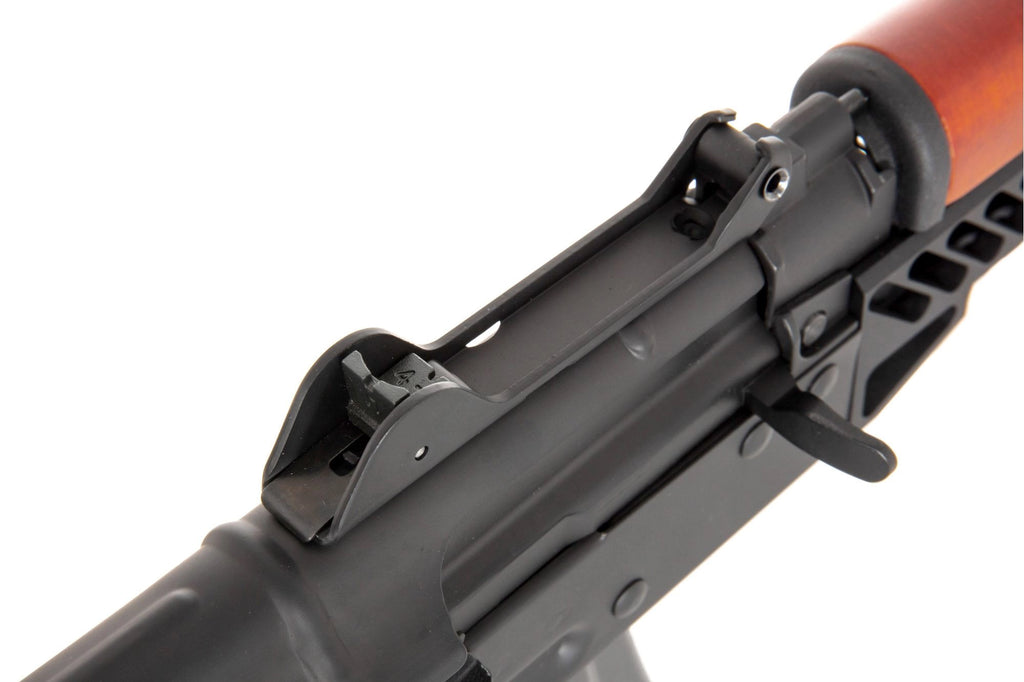 016 Assault Rifle Replica